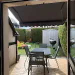 Prázdninový dům Cosy Avec Jardin, Piscine Et Parking *