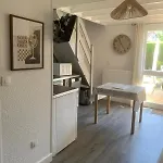 Cosy Avec Jardin, Piscine Et Parking