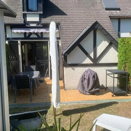 Cosy Avec Jardin, Piscine Et Parking * Cabourg