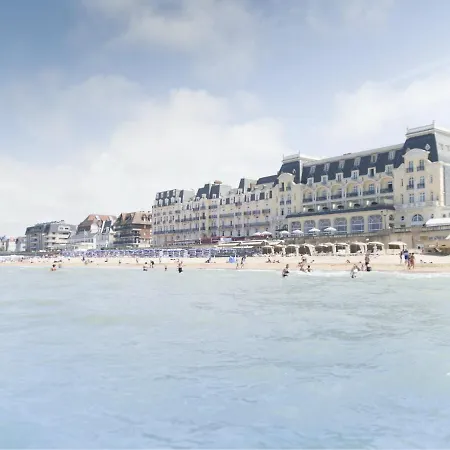 Semesterbostad Cosy Avec Jardin, Piscine Et Parking