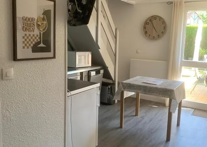 Cosy Avec Jardin, Piscine Et Parking