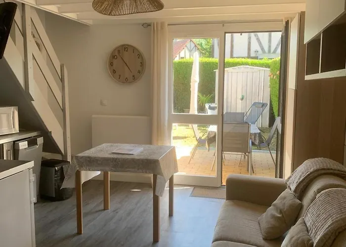 Cosy Avec Jardin, Piscine Et Parking * Cabourg