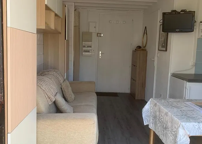 Cosy Avec Jardin, Piscine Et Parking