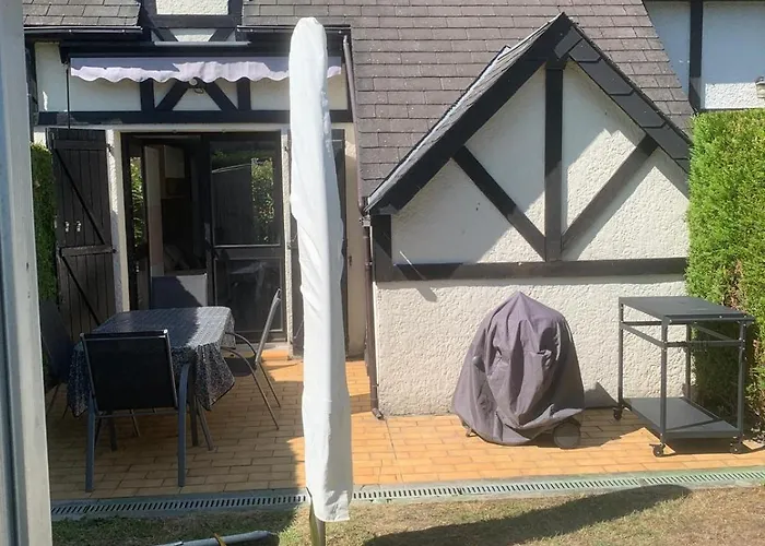 Cosy Avec Jardin, Piscine Et Parking * Cabourg